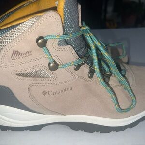 Columbia Tan and Gray Winter Boots with Rugged Sole